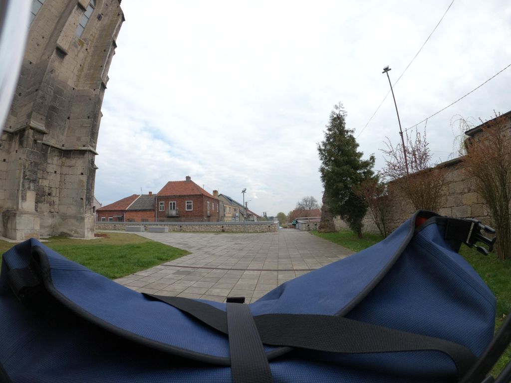 Fundamenty kościoła św. Mikołaja