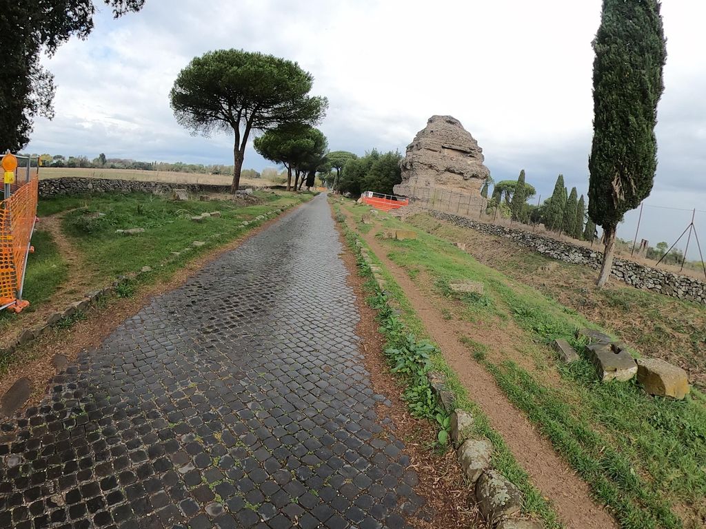Sepolcro a piramide