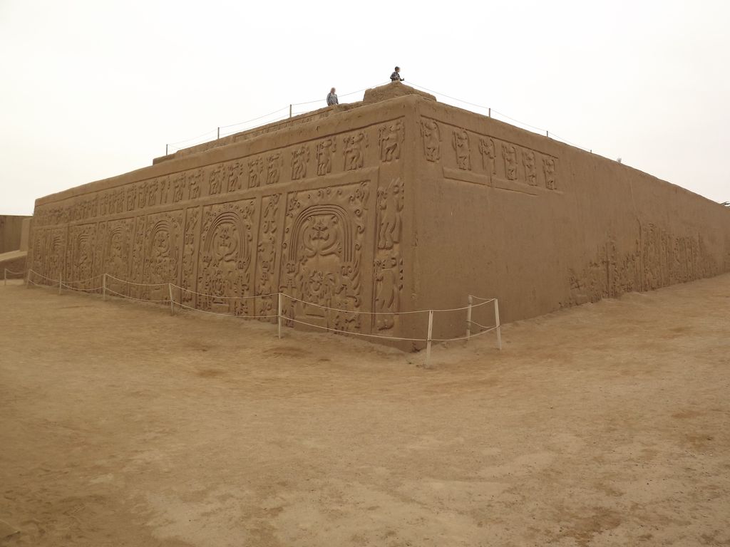 Huaca del Dragón
