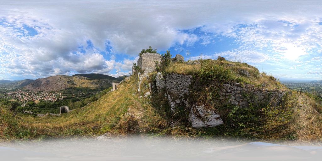 Castello dei Conti d'Aquino;Castello Dei Conti D'Aquino